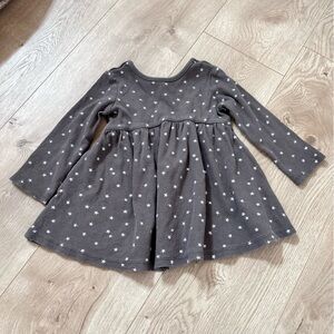 Quincy Mae gray star print dress size 18-24 months